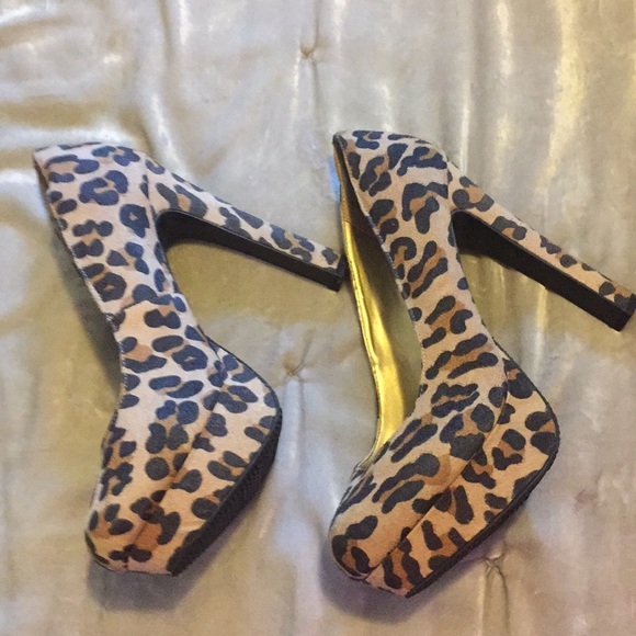 Platform Pumps - Picture 2 of 5